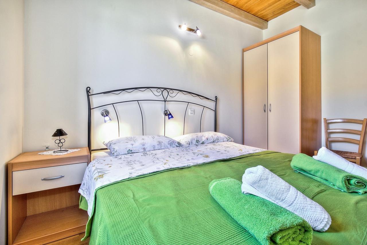Lana House With Apartment Petrovija Luaran gambar