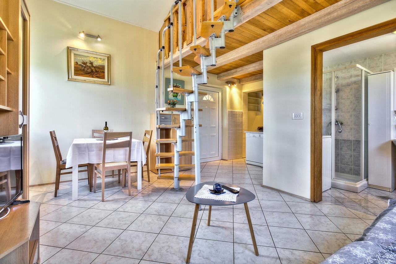 Lana House With Apartment Petrovija Luaran gambar